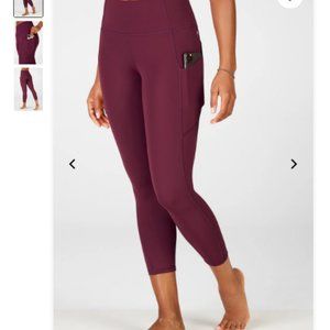 SOLD! 🌟 Fabletics Oasis High-Waisted Capri Legging